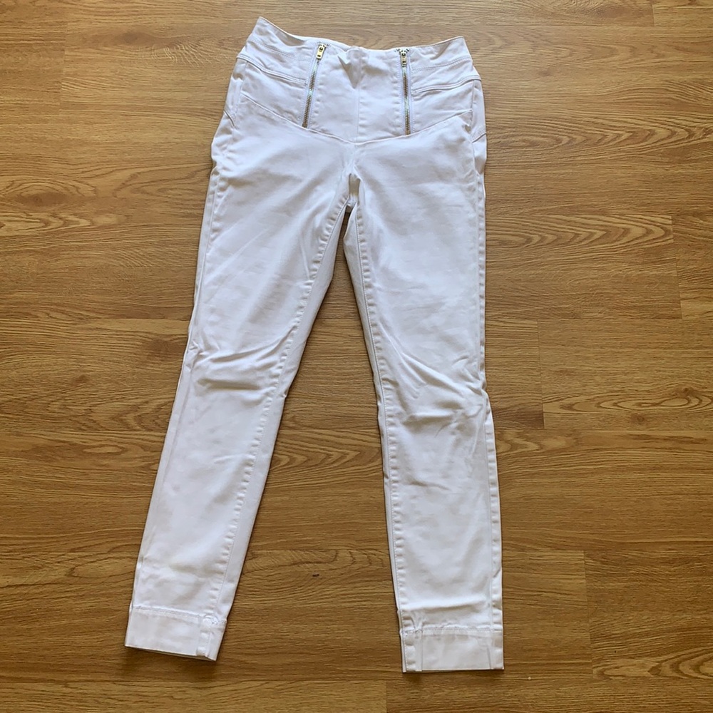 Whit pants